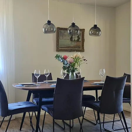 Einssein-bergfried 120 Qm Mit Terrasse Und Panoramablick