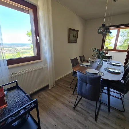 Lägenhet Einssein-bergfried 120 Qm Mit Terrasse Und Panoramablick